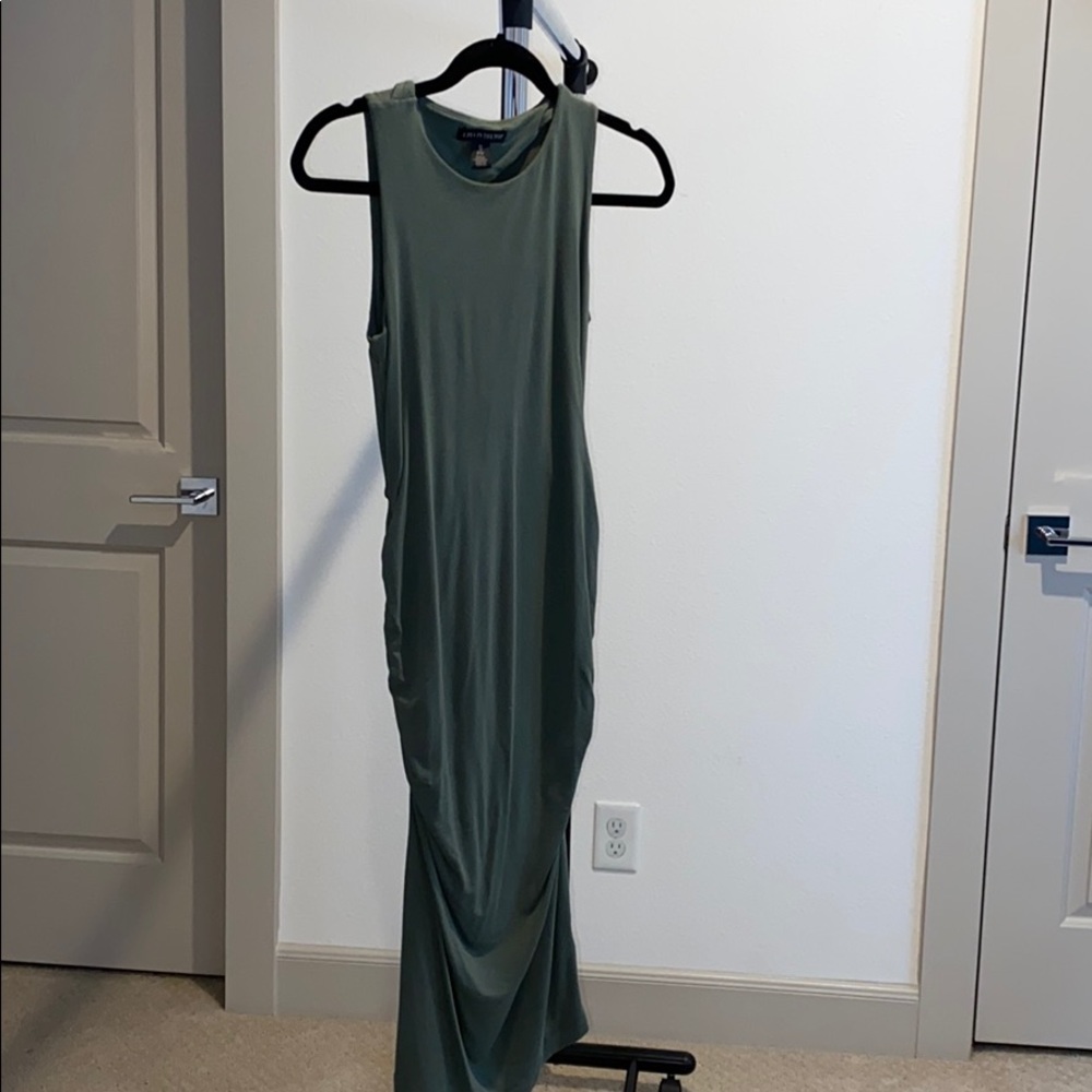 A Pea in a Pod Maternity Dress